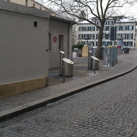 Charming In Old Town - Uz7 *