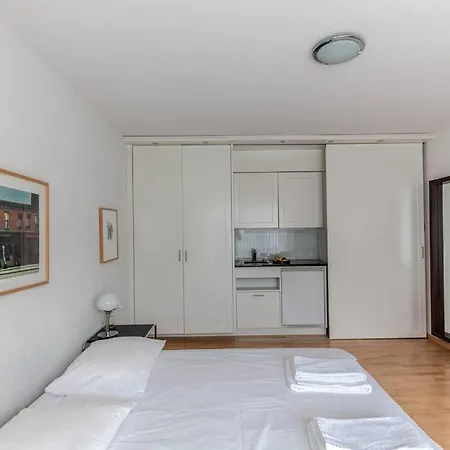 公寓 Charming In Old Town - Uz7