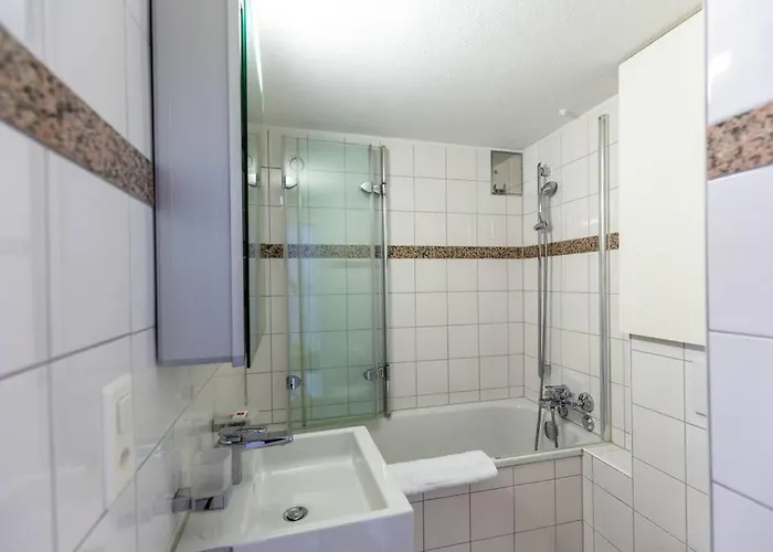 Charming In Old Town - Uz7