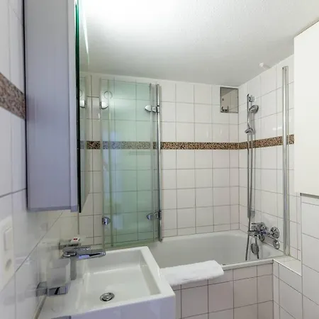 Charming In Old Town - Uz7